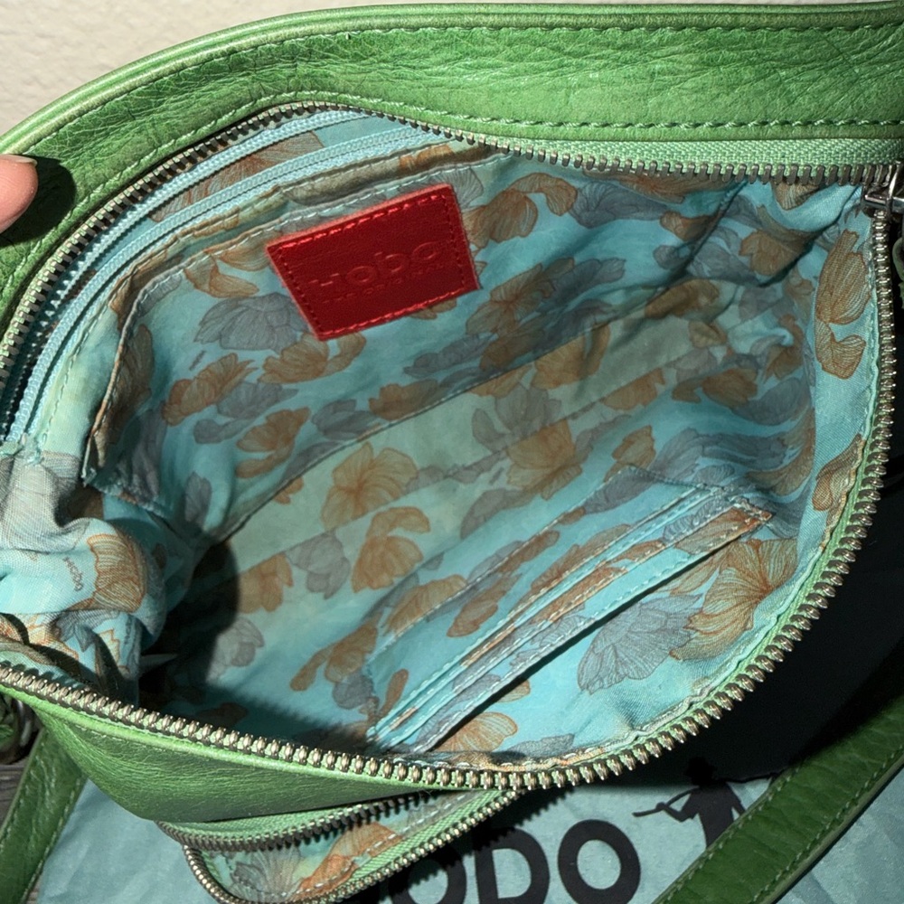 HOBO The Original Green Leather Crossbody Bag - Picture 3 of 16